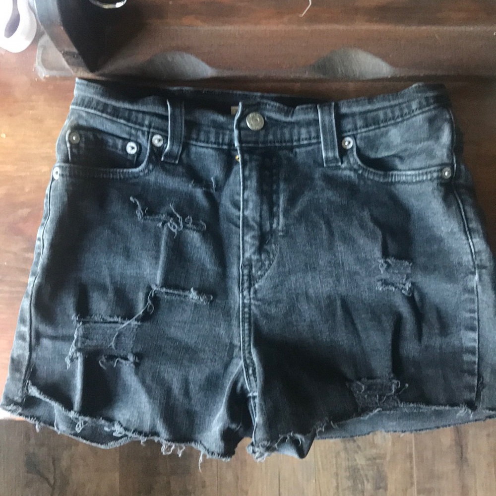 Levi’s Black Cutoff distress Shorts size 6 stretch